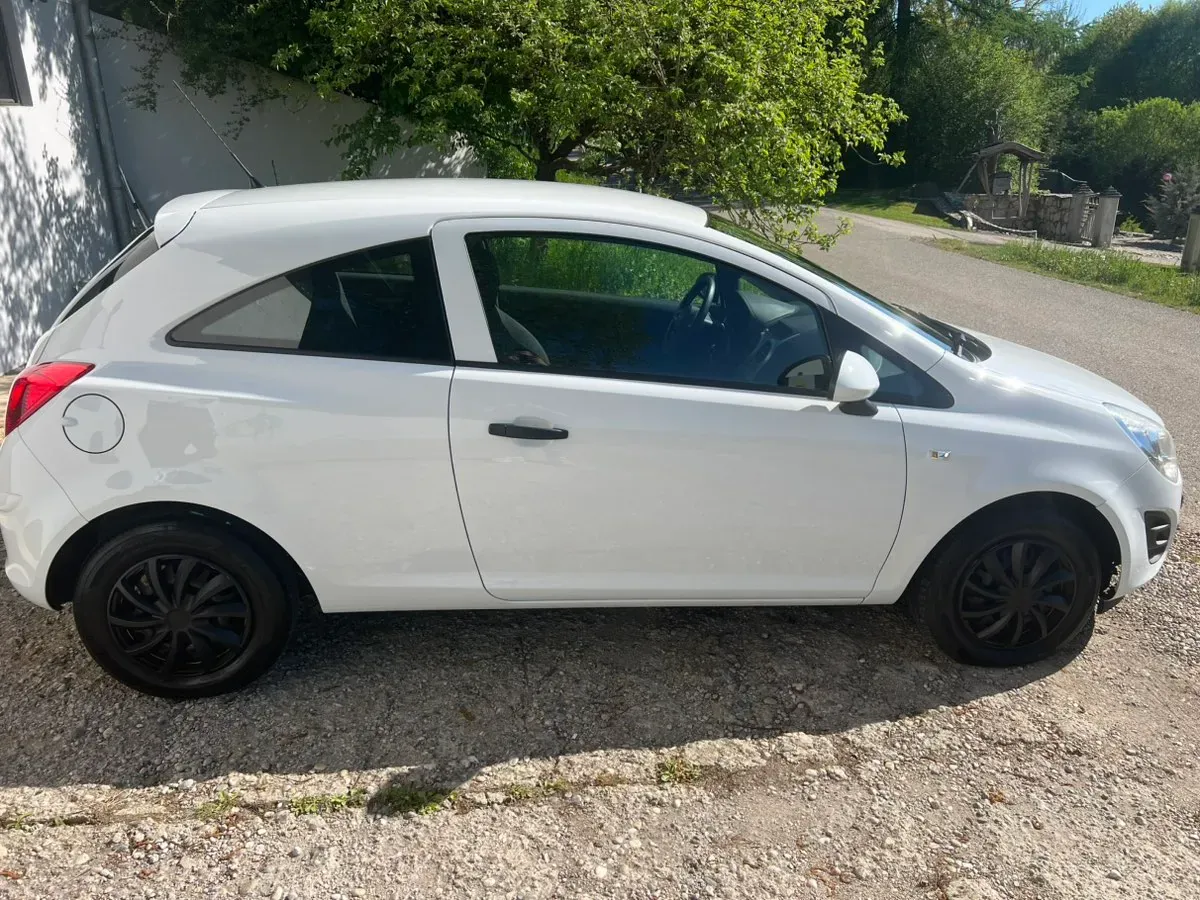 Opel Corsa 2012 photo 3
