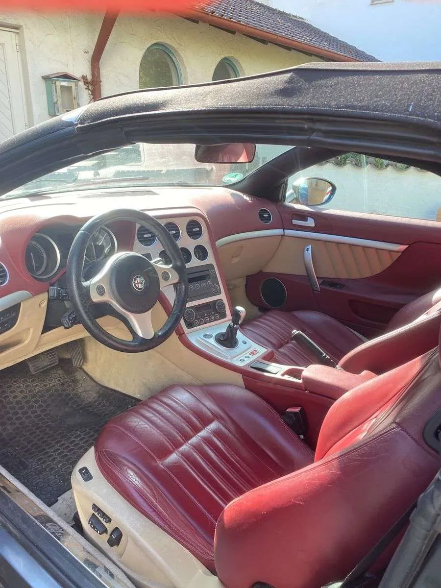 Alfa Romeo Spider 2007 photo 5