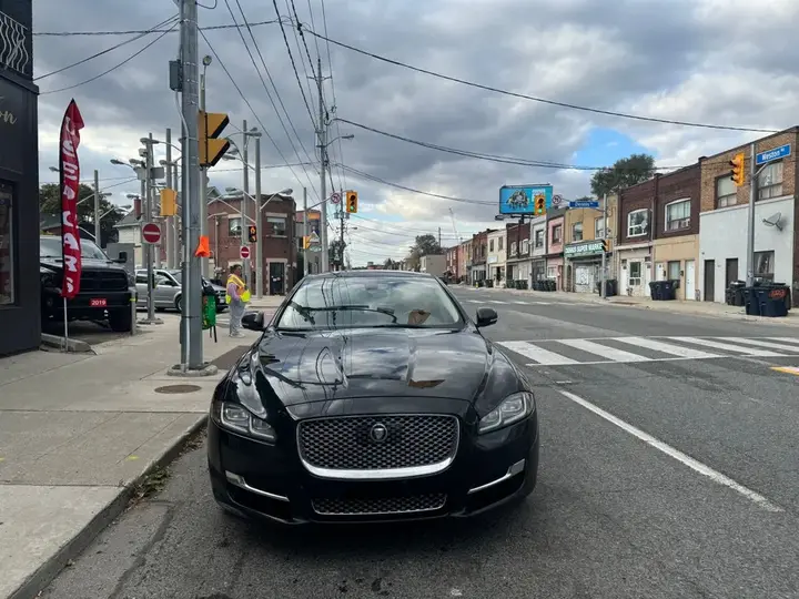 Jaguar Xj 2017 photo 2