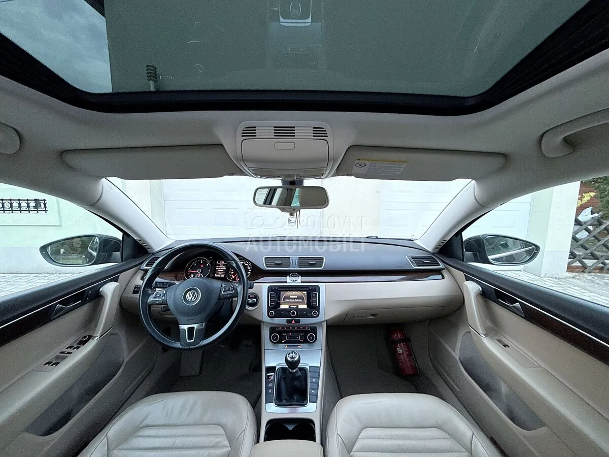Volkswagen Passat B7 2011 photo 2