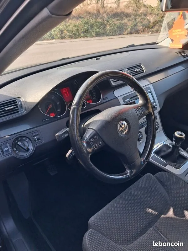 Volkswagen Passat 2006 photo 2