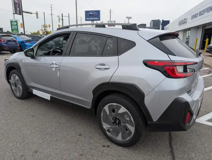 Subaru Crosstrek 2026 photo 2