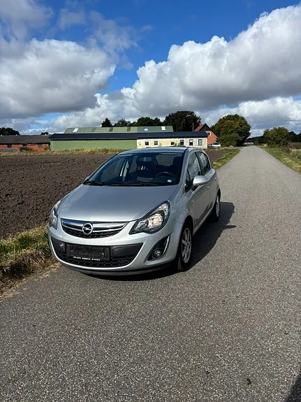 Opel Corsa 2014 photo 2