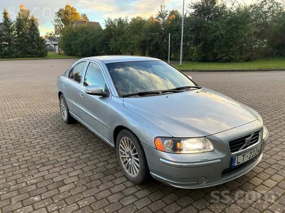 Volvo S60 2008 photo 2