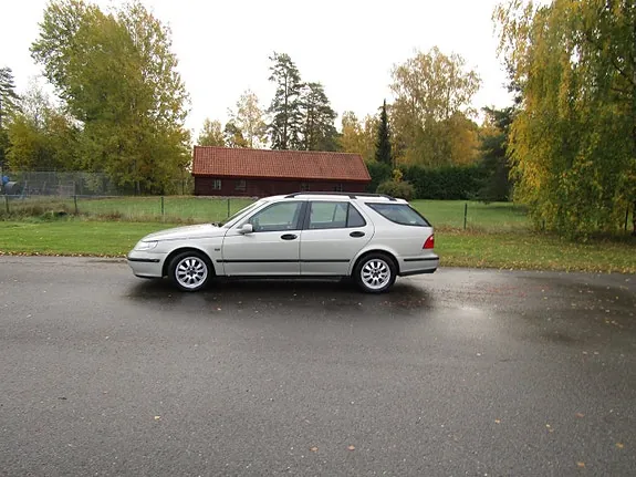 Saab 9-5 2005 photo 2