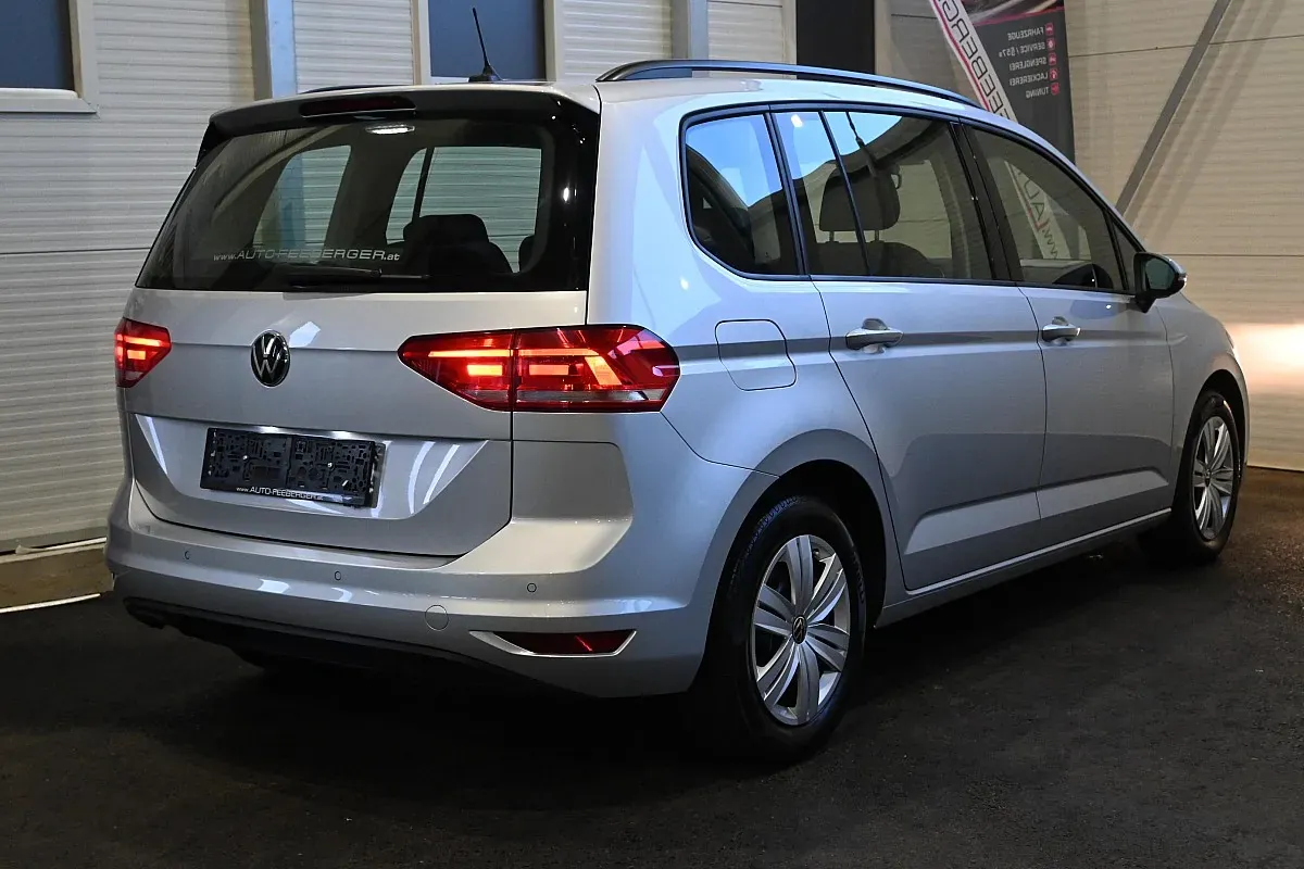 Volkswagen Touran 2022 photo 3