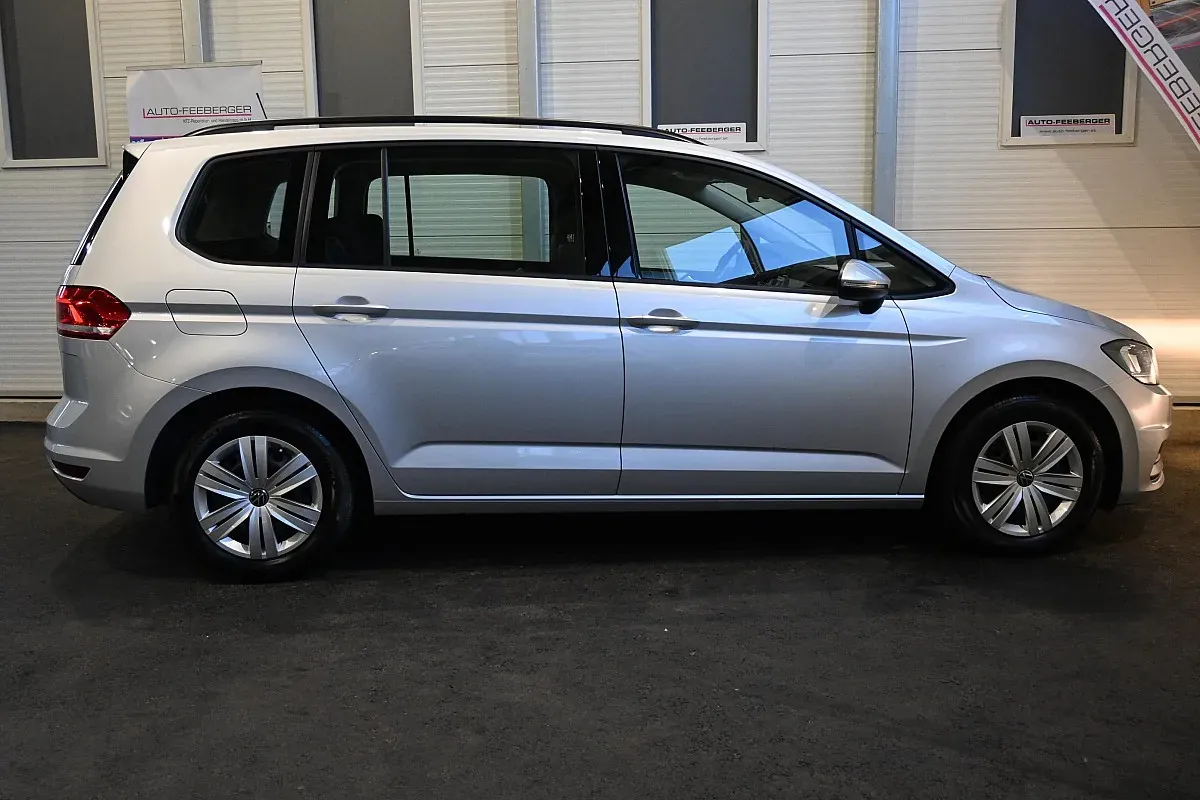 Volkswagen Touran 2022 photo 4