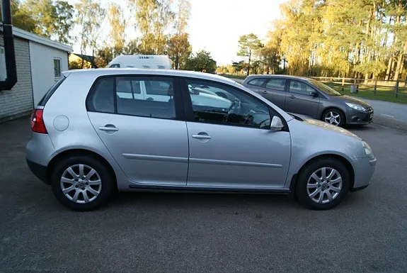 Volkswagen Golf I 2009 photo 2
