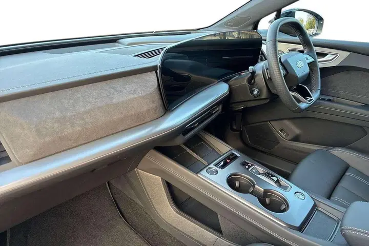 Audi Q4 E-Tron 2026 photo 2