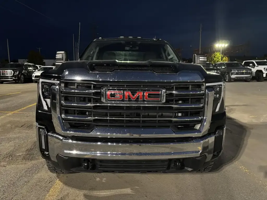 GMC Sierra 2500Hd 2024 photo 2