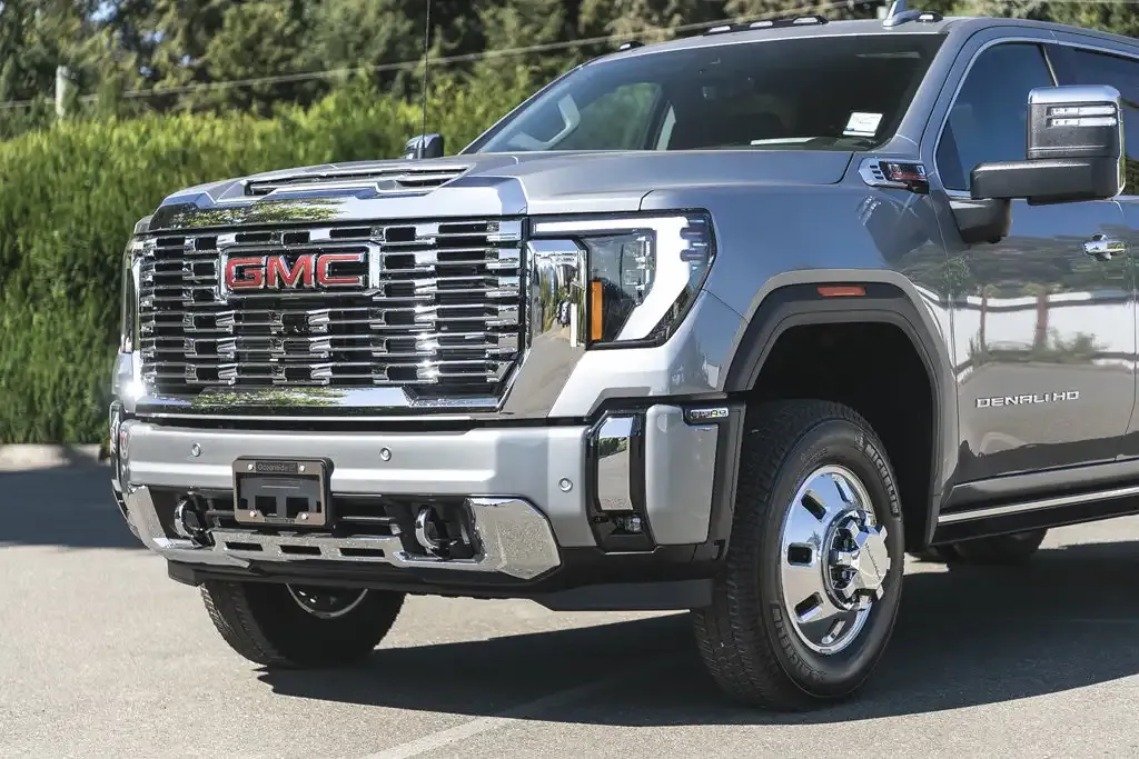 GMC Sierra 3500Hd 2026 photo 2