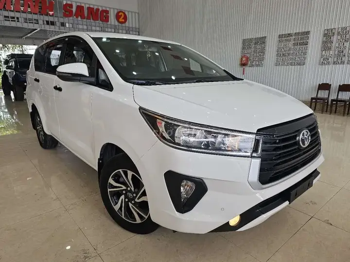 Toyota Innova 2022 photo 3