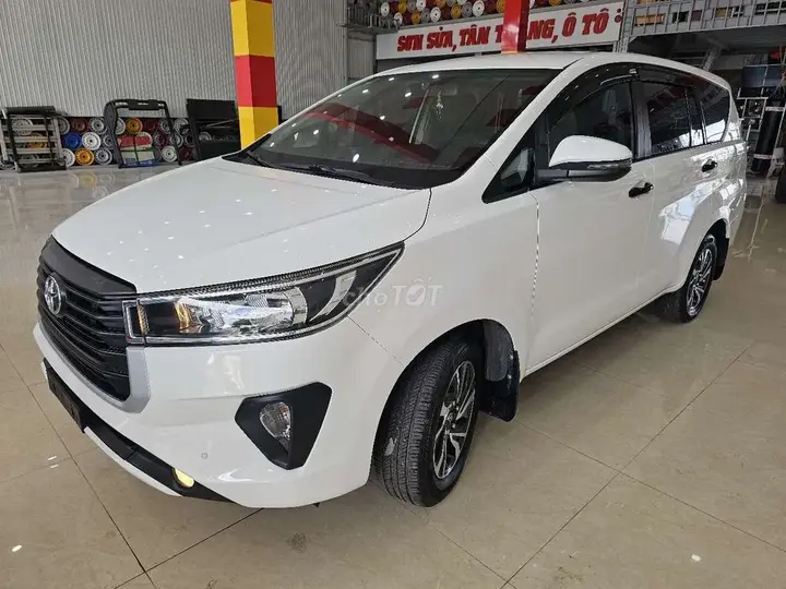 Toyota Innova 2022 photo 2
