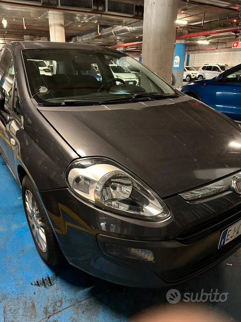 Fiat Grande Punto 2011 photo 5