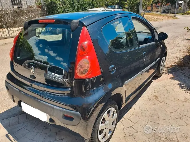 Peugeot 107 2010 photo 4