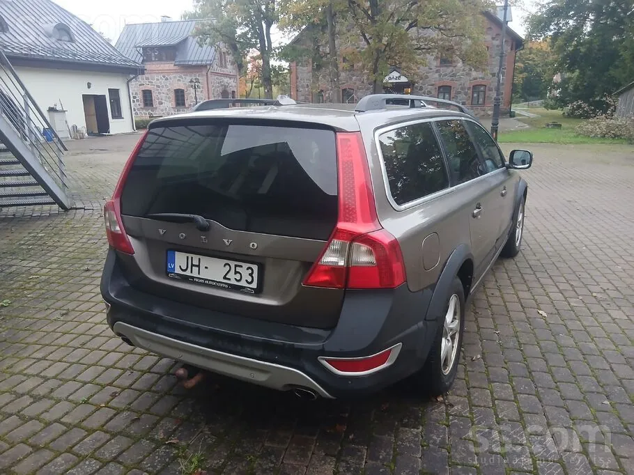 Volvo Xc70 2010 photo 2