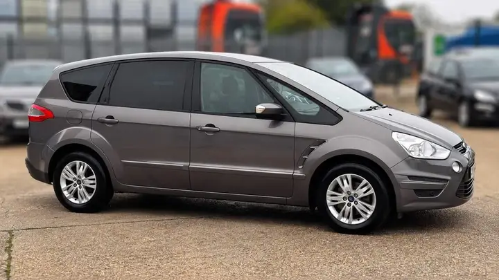 Ford S-Max 2012 photo 5