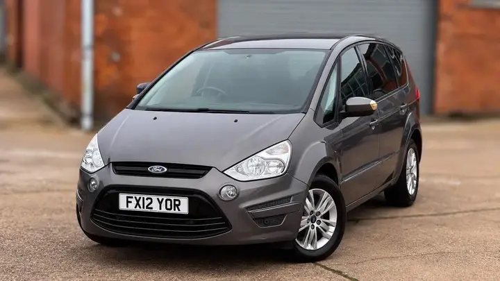 Ford S-Max 2012 photo 2
