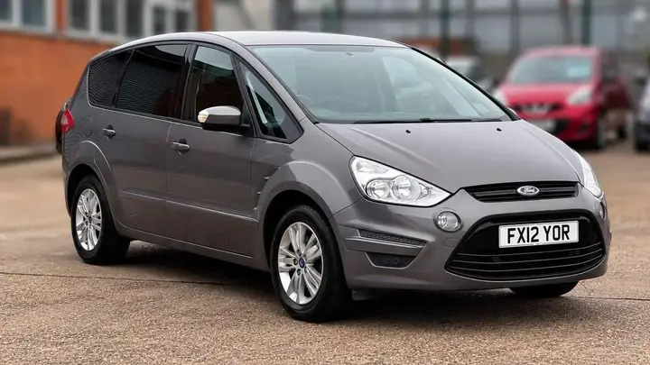 Ford S-Max 2012 photo 4