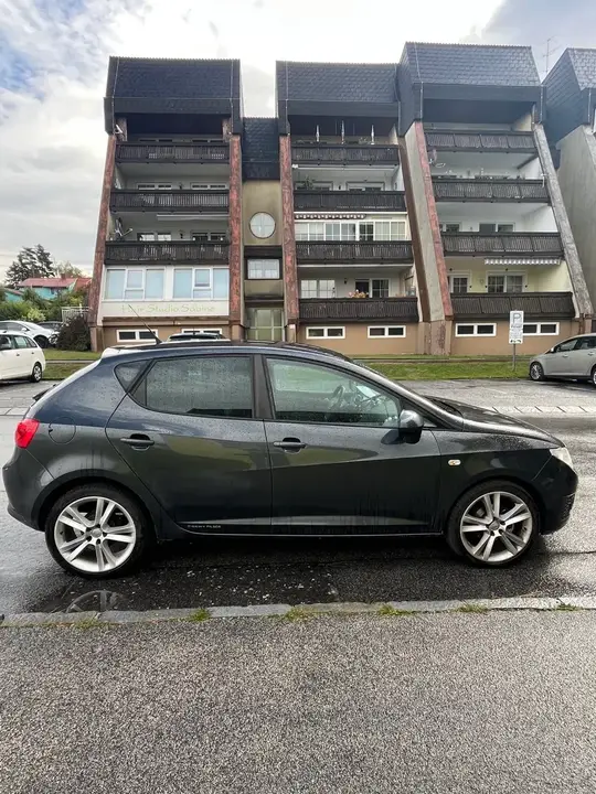 Seat Ibiza 2012 photo 3