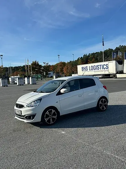 Mitsubishi Space Star 2016 photo 5