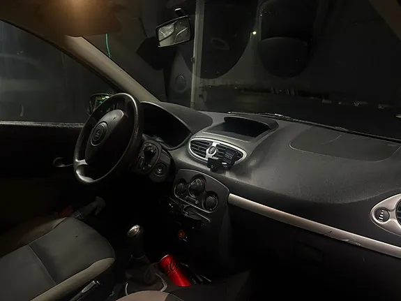 Renault Clio Iii 2012 photo 5