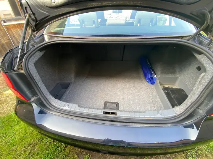 BMW 3 Series 2012 photo 2