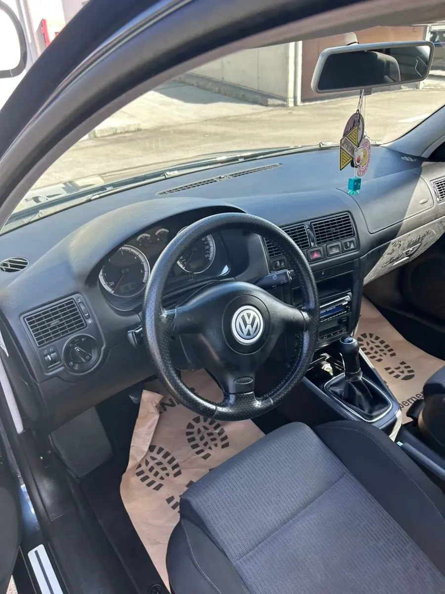 Volkswagen Golf 2005 photo 2