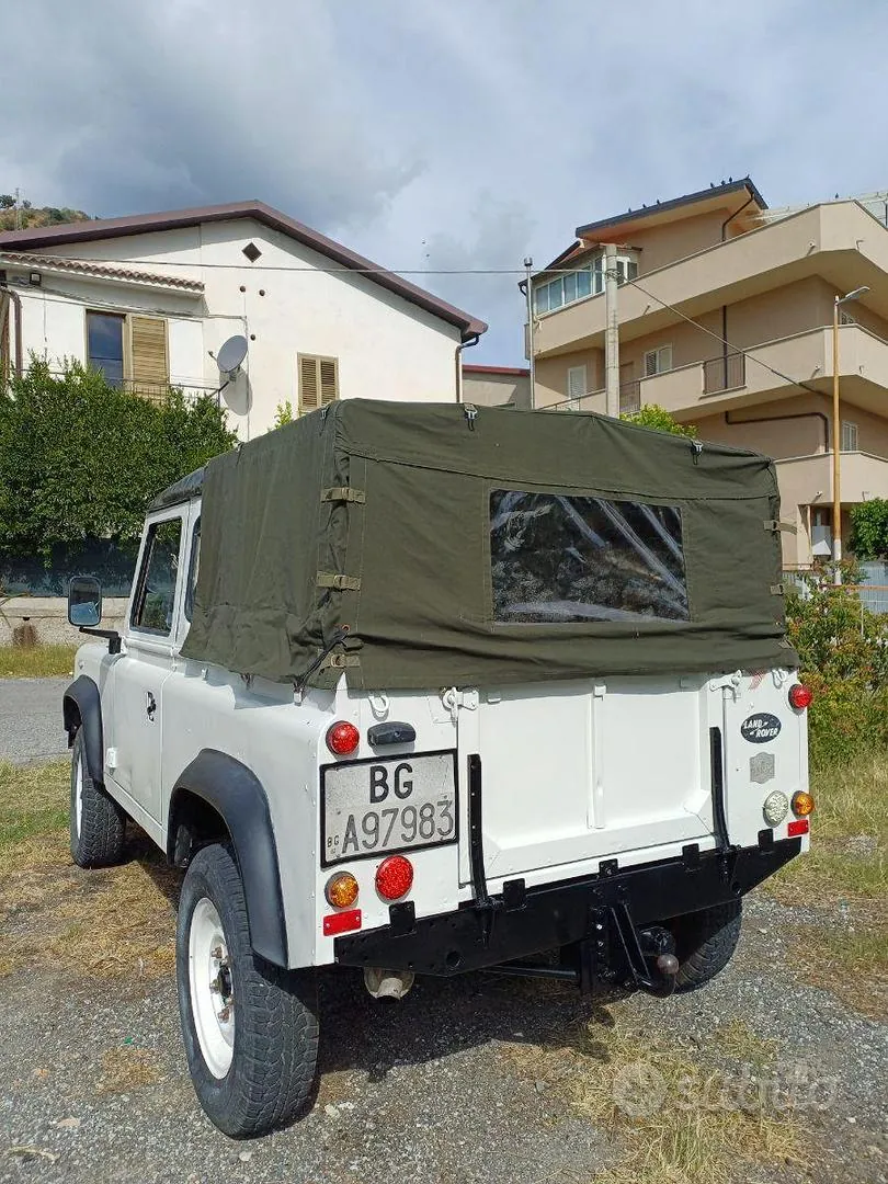 Land Rover Defender 1985 photo 5
