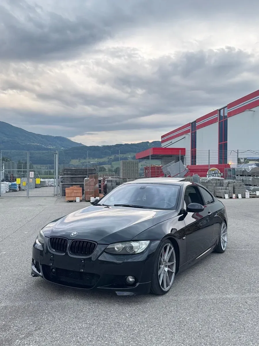 BMW 3 Series 2008 photo 2
