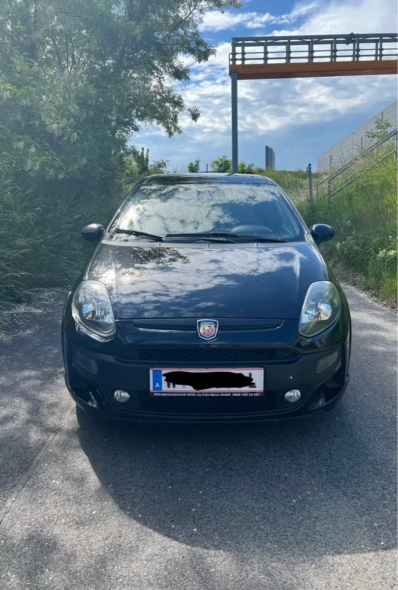 Abarth Punto Evo 2010 photo 2