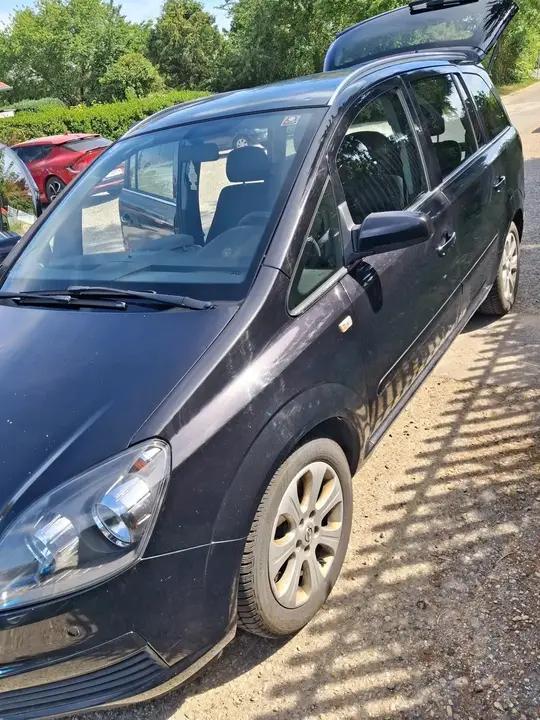 Opel Zafira 2007 photo 2