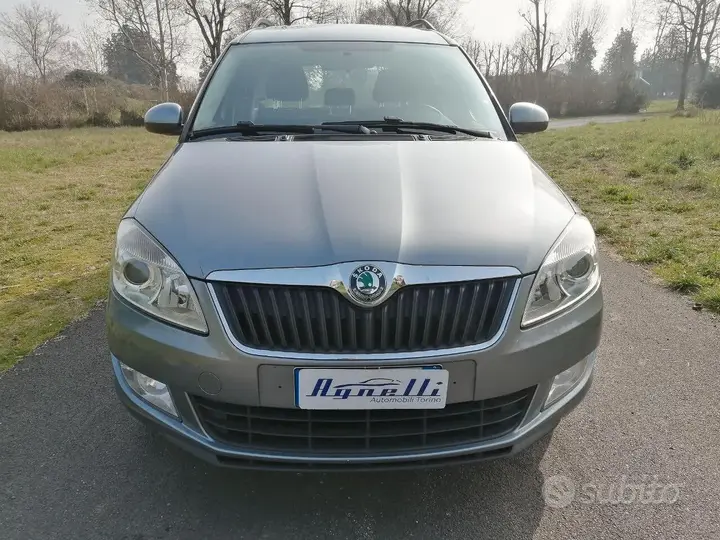 Skoda Roomster 2012 photo 3