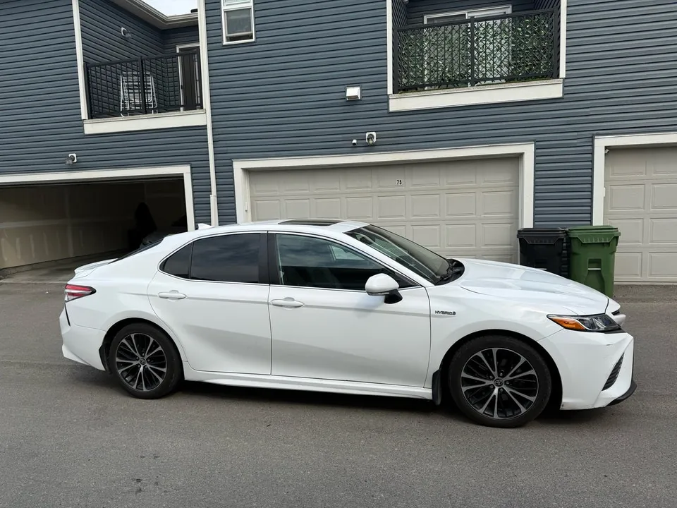 Toyota Camry 2020 photo 3
