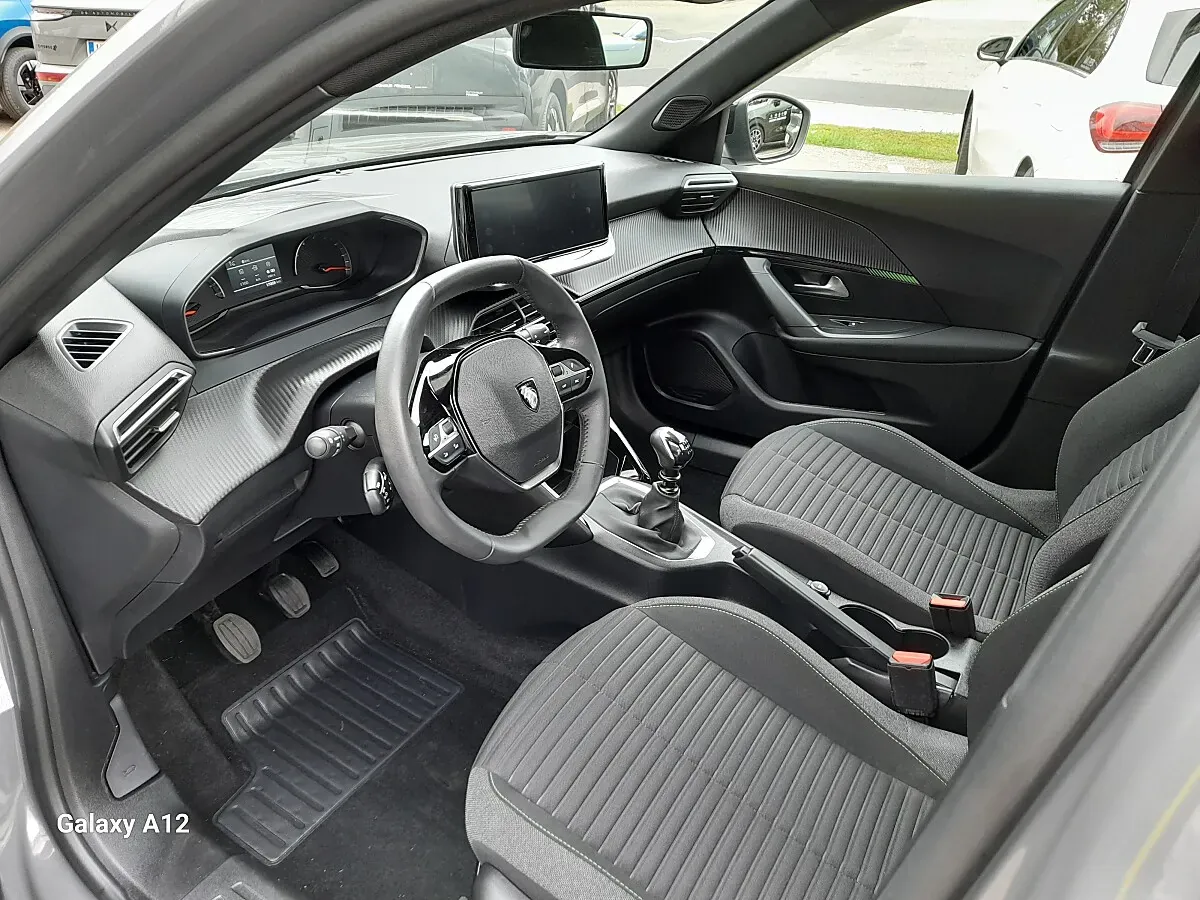 Peugeot 2008 2024 photo 2