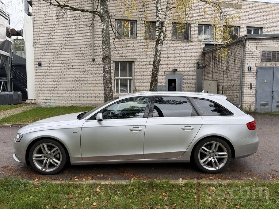 Audi A4 2012 photo 4