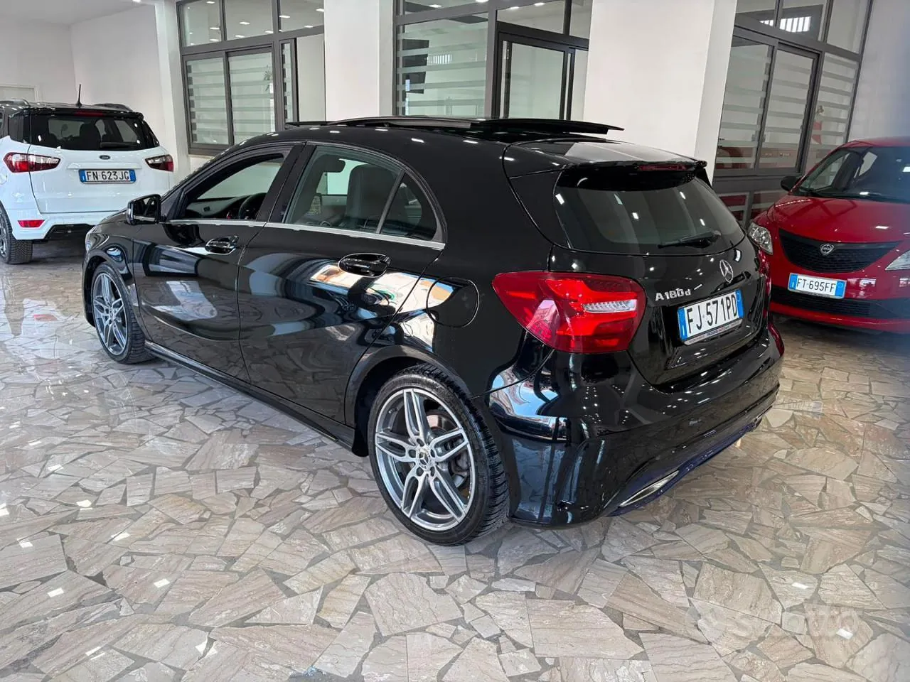 Mercedes-Benz A 180 2017 photo 5