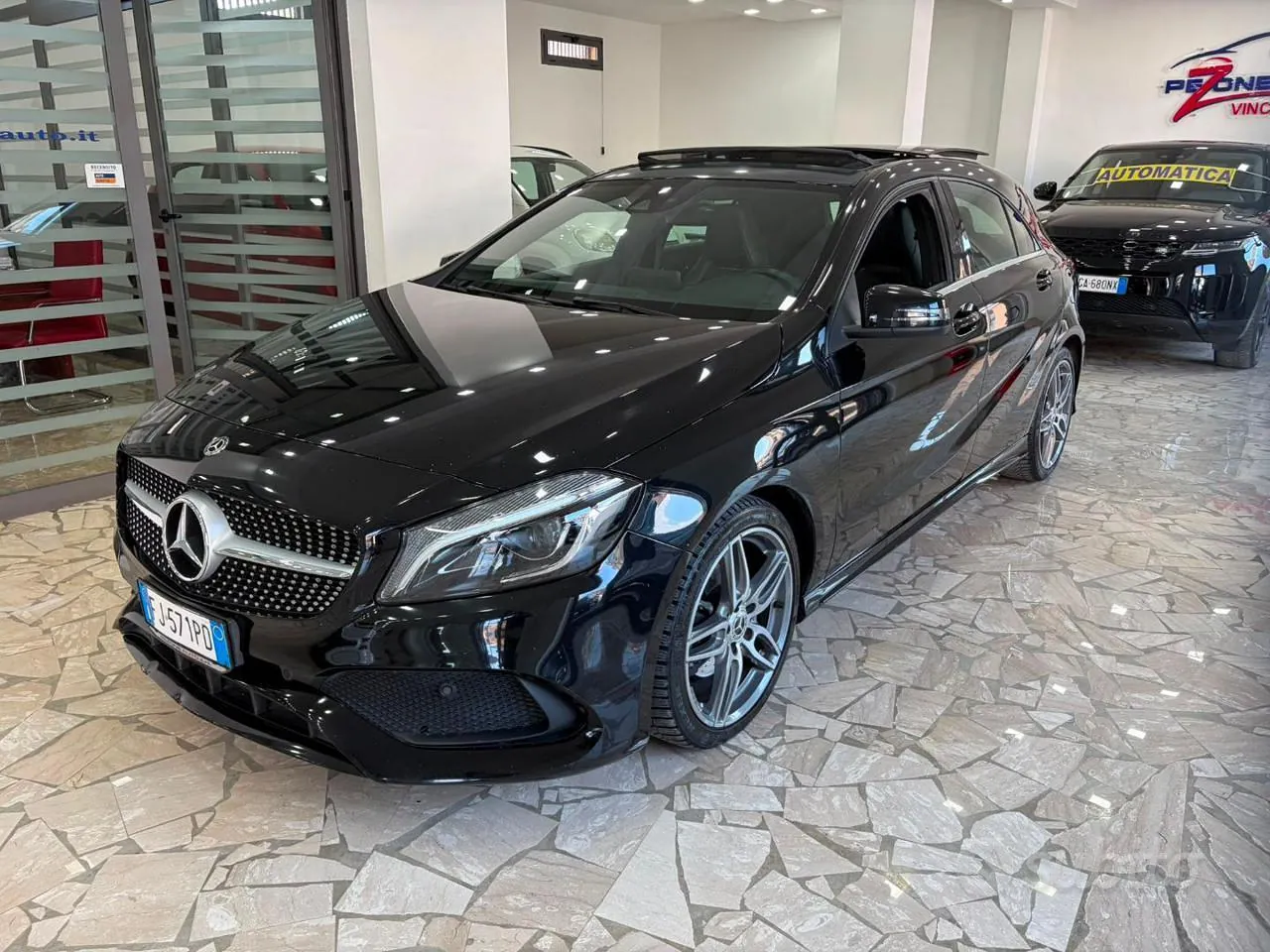 Mercedes-Benz A 180 2017 photo 3
