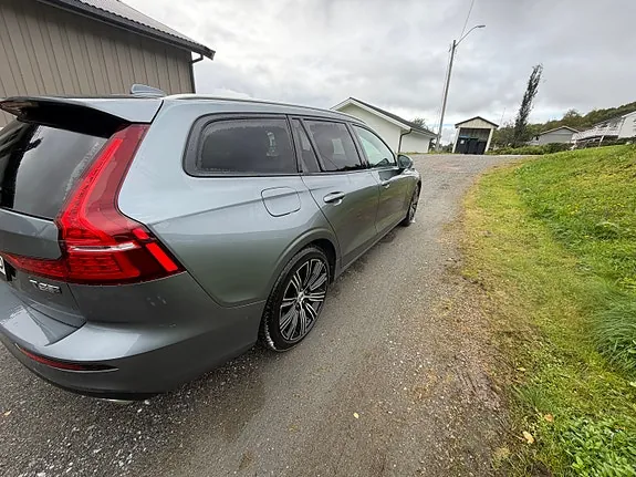 Volvo V60 2020 photo 2