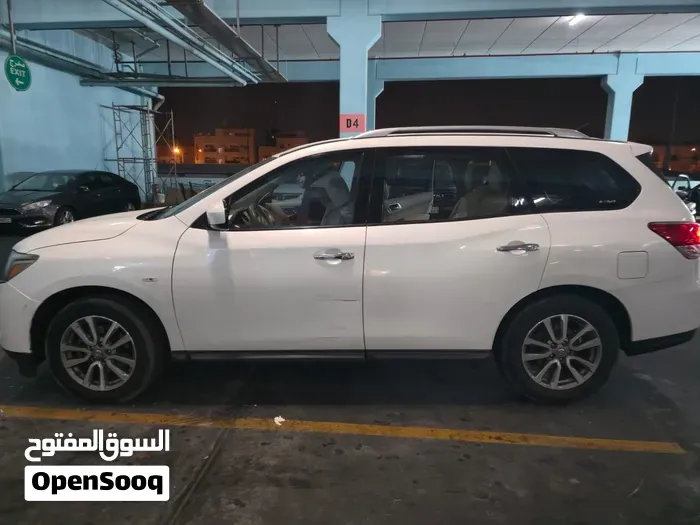 Nissan Pathfinder 2014 photo 2