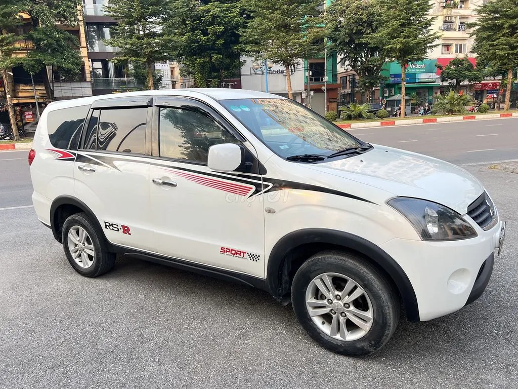 Mitsubishi Zinger 2011 photo 3