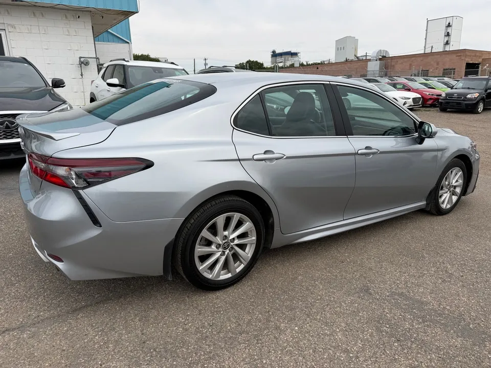 Toyota Camry 2024 photo 2