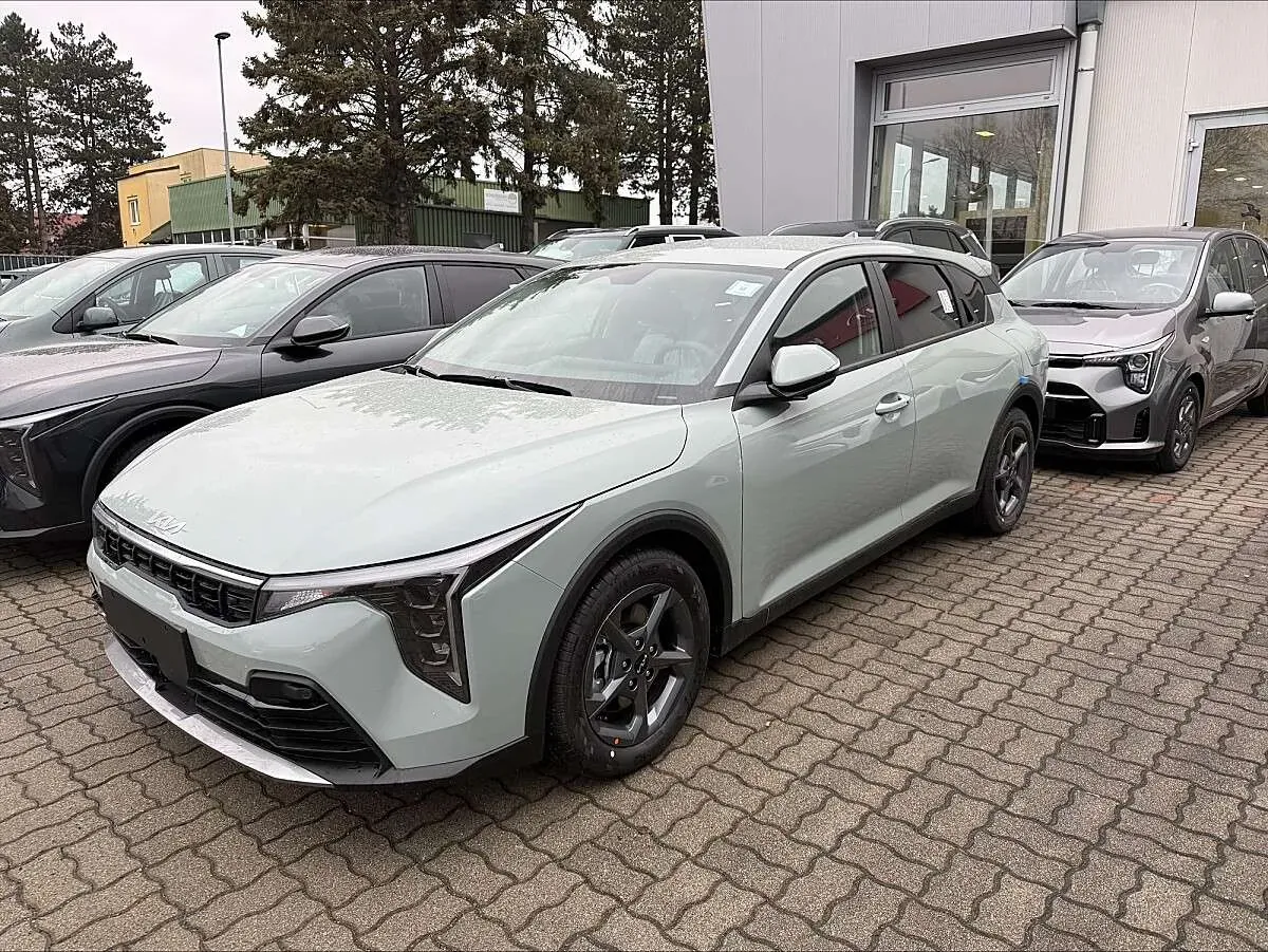 Kia K4