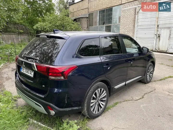 Mitsubishi Outlander 2019 photo 3