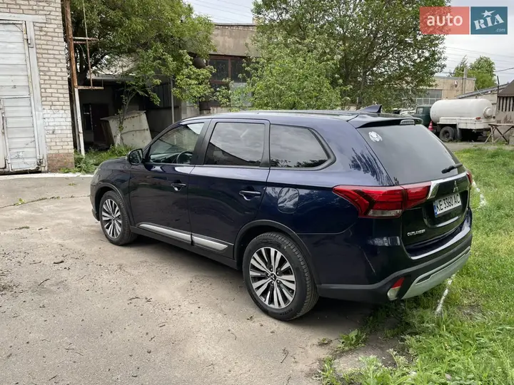 Mitsubishi Outlander 2019 photo 4