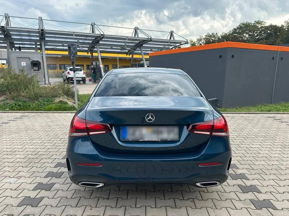 Mercedes-Benz A200