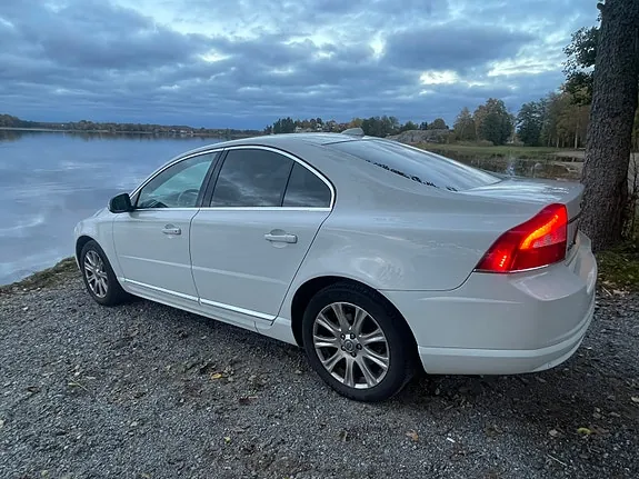 Volvo S80 2011 photo 2