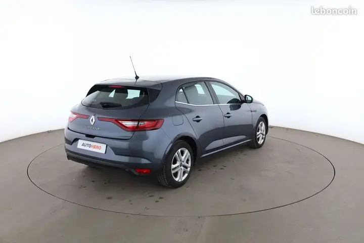 Renault Megane 2018 photo 3