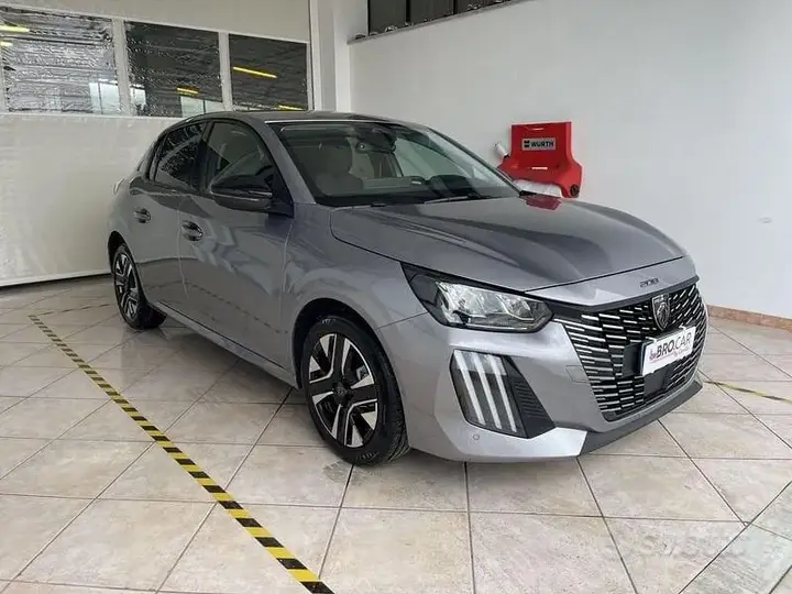 Peugeot 208 2025 photo 2