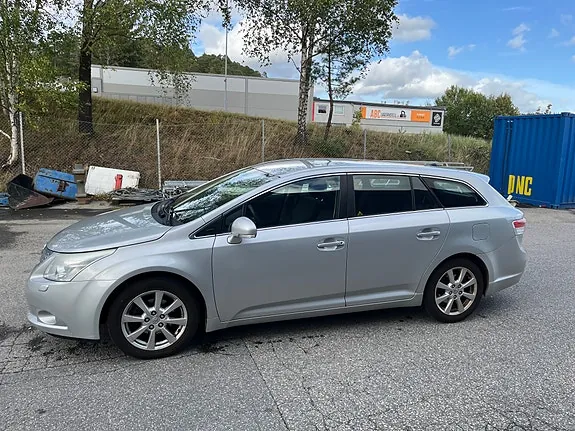 Toyota Avensis 2011 photo 5